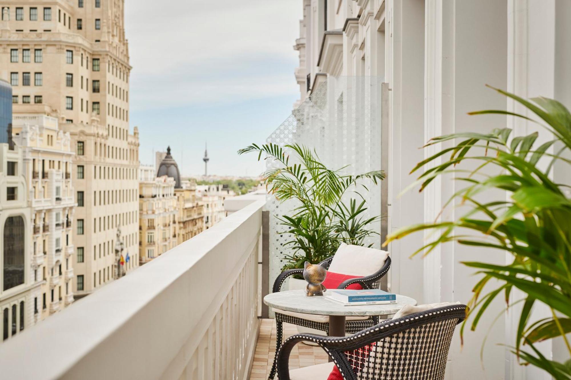 King Room with Terrace and Gran Via View,1628686076:JPEG